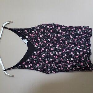 Lovely floral Reitmans tank size XL